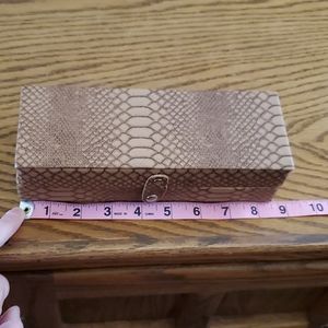Travel jewelry box